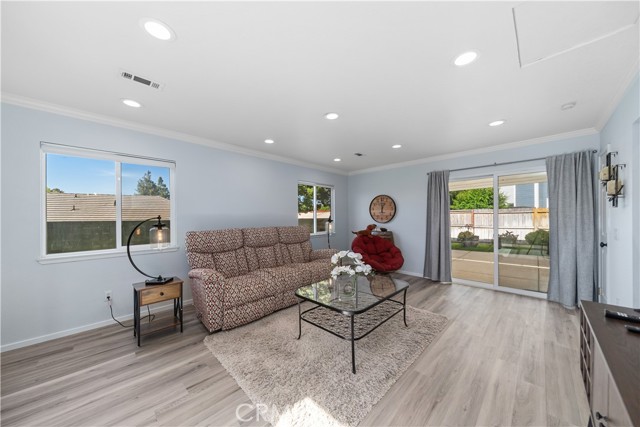 1440 Amanda Place, Upland CA: https://media.crmls.org/medias/9887c8f8-c40f-4617-92a2-ce409e68c28f.jpg