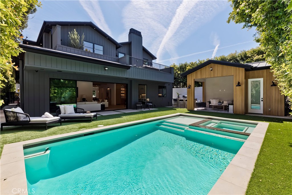 4467 Camellia Avenue, Studio City, CA 91602