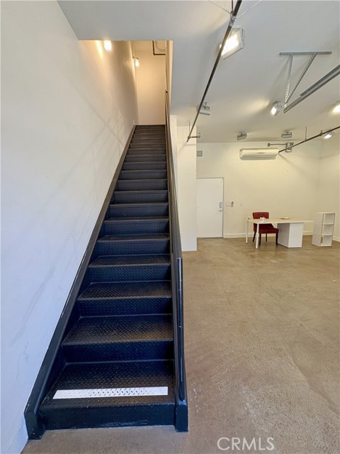 920 E Santa Ana Boulevard, Santa Ana CA: https://media.crmls.org/medias/98881f7b-b94d-489e-96f7-3aa60df7d22e.jpg