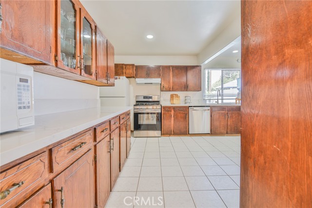 12122 Goldendale Drive, La Mirada CA: https://media.crmls.org/medias/98886f09-931f-4ede-8d26-5e68cb22cecc.jpg