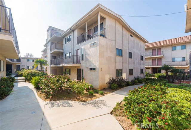 8710 Belford Avenue, Los Angeles CA: https://media.crmls.org/medias/98893d05-35a0-47dd-ac62-24bf0dc92458.jpg