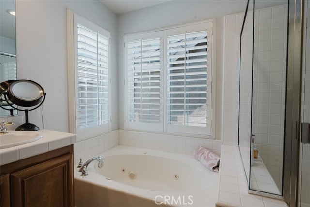 Detail Gallery Image 18 of 40 For 23346 Clearwater Ln, Valencia,  CA 91355 - 4 Beds | 2/1 Baths