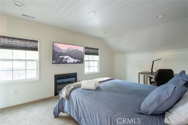 Detail Gallery Image 5 of 52 For 801 Cameron Dr, Big Bear Lake,  CA 92315 - 3 Beds | 2 Baths