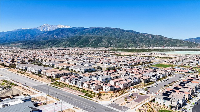 Detail Gallery Image 38 of 45 For 16651 Snowdrop #1,  Fontana,  CA 92336 - 3 Beds | 2 Baths