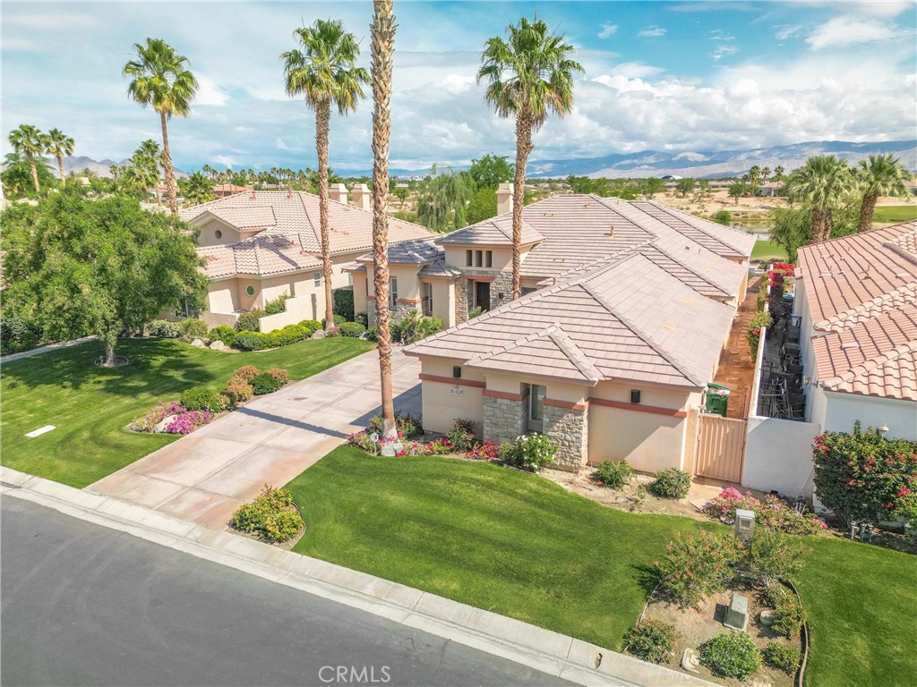 https://media.crmls.org/medias/988ac968-89fb-4b02-a541-e6d8099c59f9.jpg?preset=X-Large