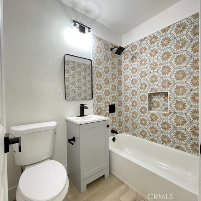 Detail Gallery Image 5 of 6 For 9567 51st St, Jurupa Valley,  CA 92509 - 6 Beds | 4 Baths