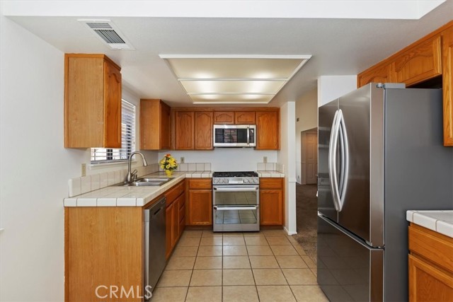 Detail Gallery Image 9 of 22 For 19126 Frances St, Apple Valley,  CA 92308 - 2 Beds | 2 Baths
