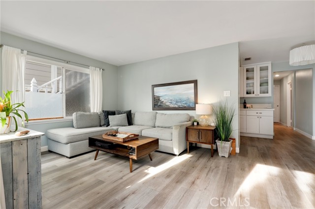 Detail Gallery Image 17 of 55 For 352 Thalia, Laguna Beach,  CA 92651 - – Beds | – Baths