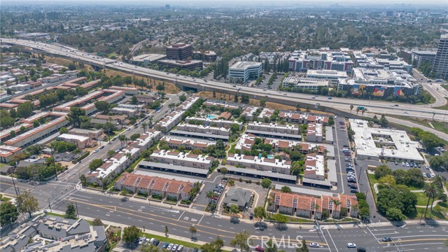Detail Gallery Image 34 of 36 For 700 W La Veta Ave #I3,  Orange,  CA 92868 - 2 Beds | 2 Baths