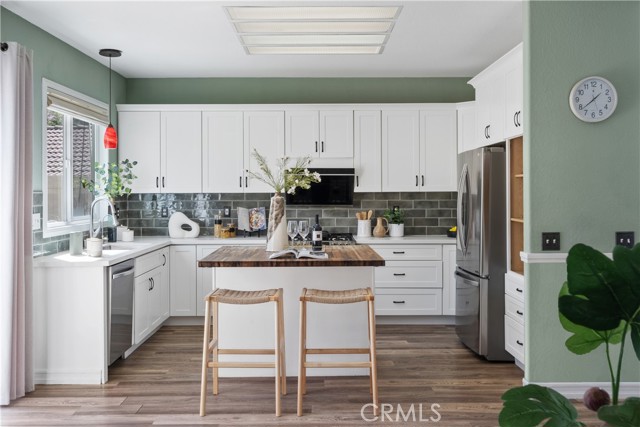 23247 Coffee Berry Circle, Corona CA: https://media.crmls.org/medias/988c64a4-5dd3-46da-89ab-e9bdb66469eb.jpg