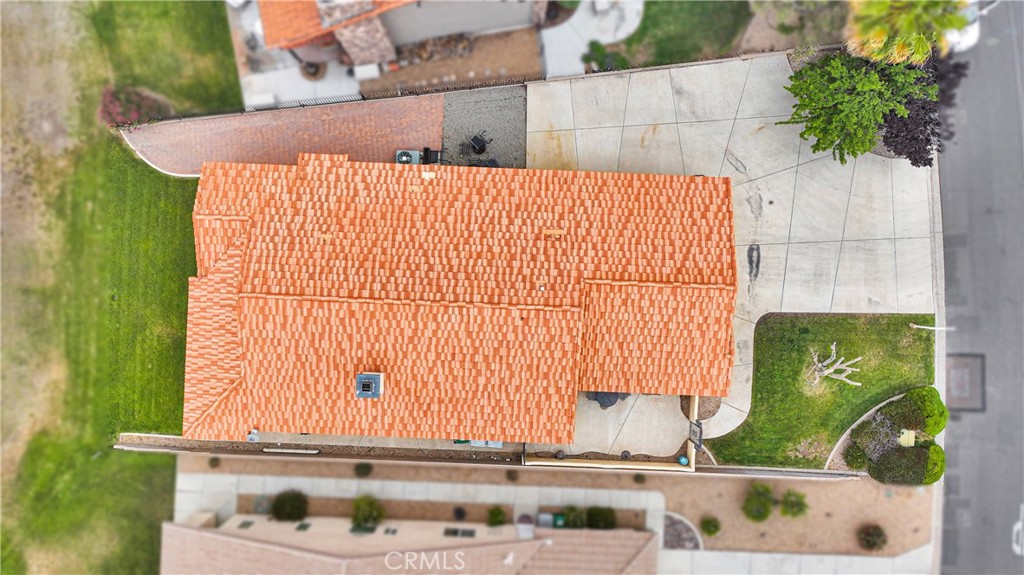 https://media.crmls.org/medias/988cb06b-7d59-4d74-b321-bf0a1a74a410.jpg?preset=X-Large