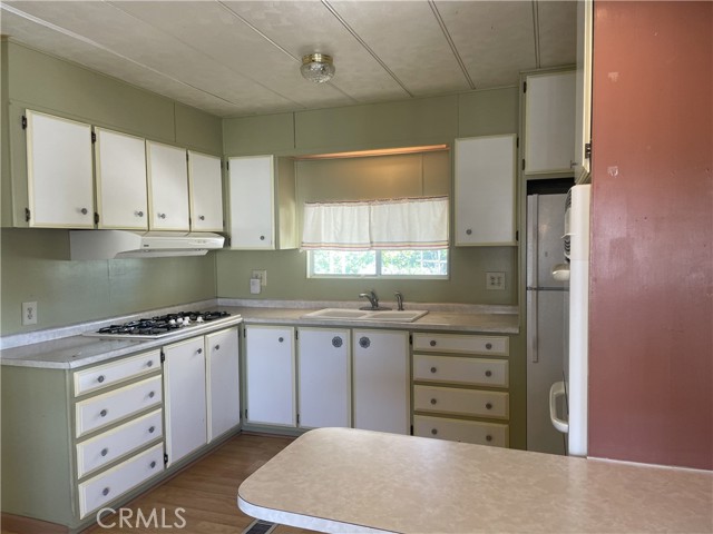 Detail Gallery Image 10 of 18 For 2550 Pacific Coast Hwy. #63a, Torrance,  CA 90505 - 2 Beds | 2 Baths