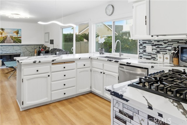 Detail Gallery Image 8 of 19 For 5201 Del Serra, La Palma,  CA 90623 - 5 Beds | 2/1 Baths