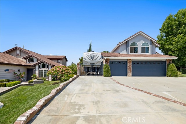 1251 Shakespeare Drive, Riverside CA: https://media.crmls.org/medias/988ded45-c0bb-42fa-a2a0-0c561a2f0e21.jpg