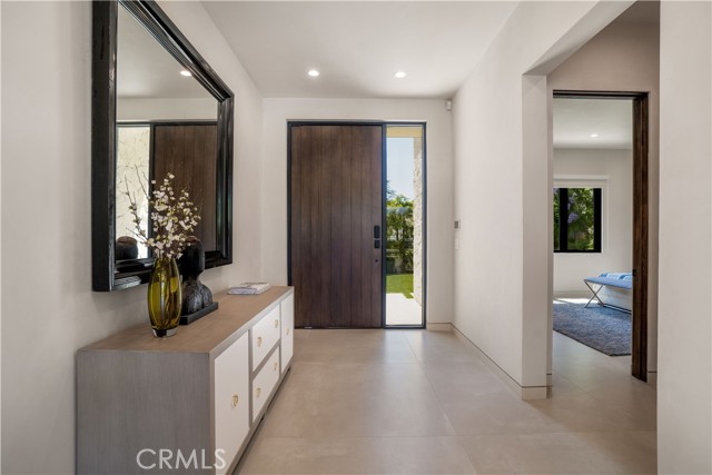 4320 Teesdale Avenue, Studio City CA: https://media.crmls.org/medias/988df1b8-180b-4af6-ba95-a62f1c5c2199.jpg