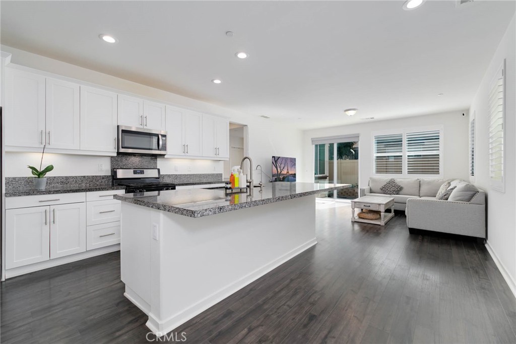 MLS #WS25178644 img 5