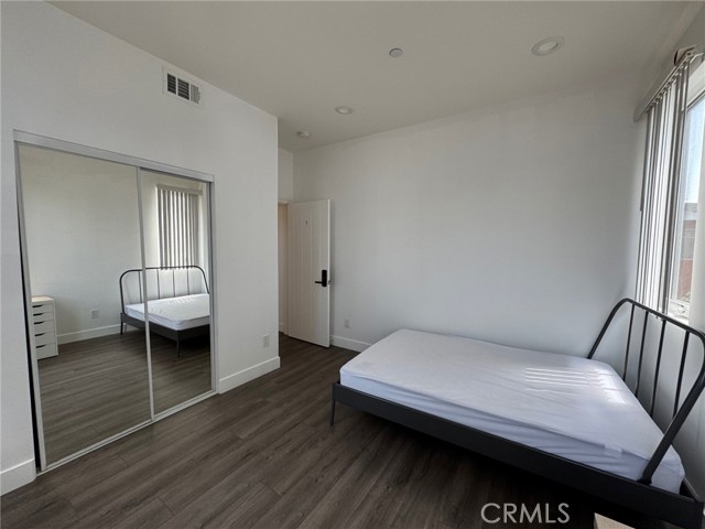 1737 1/2 Magnolia Avenue, Los Angeles CA: https://media.crmls.org/medias/988e1a73-2674-4c4d-b22a-84fcffeb9940.jpg