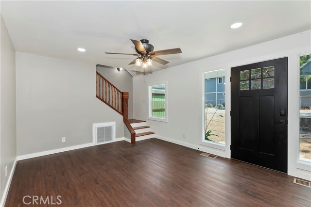 Detail Gallery Image 5 of 32 For 23984 Straight Way, Crestline,  CA 92325 - 2 Beds | 1 Baths