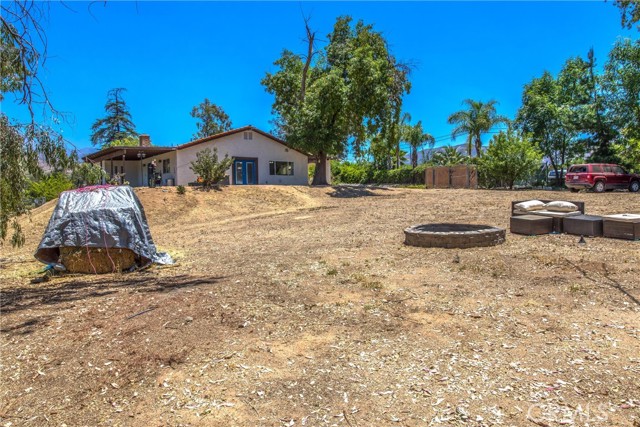 32272 Florida Avenue, Mentone CA: https://media.crmls.org/medias/988e7076-d4c4-4454-9971-522d017ed342.jpg