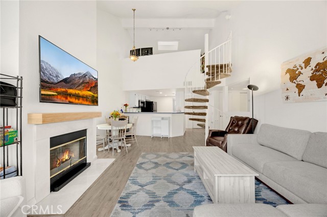 Front Image Thumbnail for CRPW25277051