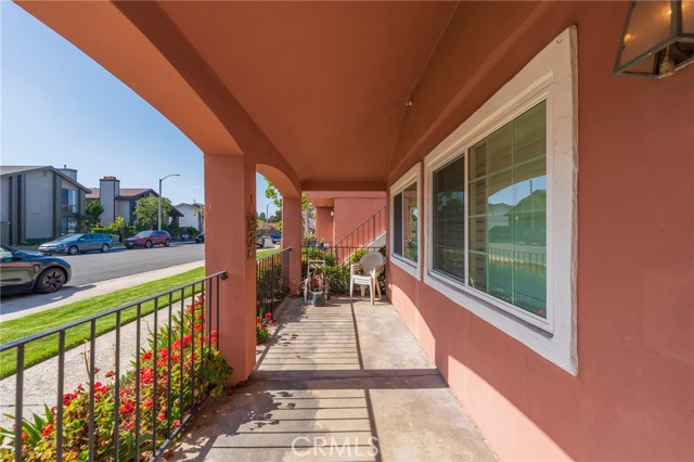 409 Utica Avenue, Huntington Beach CA: https://media.crmls.org/medias/988f71d3-033d-487d-b368-ef387b6e97d8.jpg