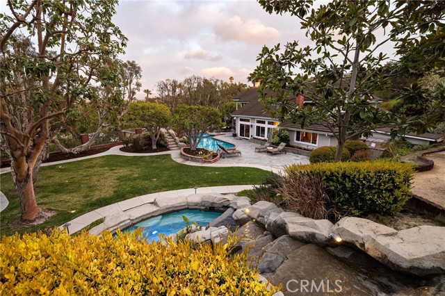 25611 Rangewood Road, Laguna Hills CA: https://media.crmls.org/medias/988fd209-27b2-4d7a-841c-507285cc960d.jpg
