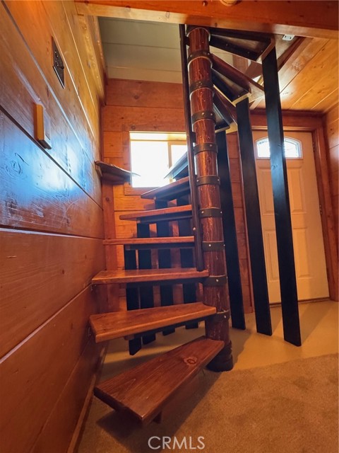 Detail Gallery Image 9 of 38 For 24998 Ocean View Dr, Crestline,  CA 92325 - 1 Beds | 1 Baths
