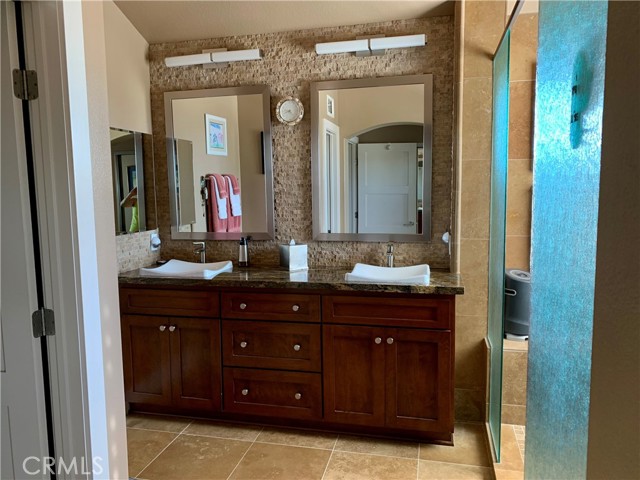 16 Teramo Court, Newport Coast CA: https://media.crmls.org/medias/989010f4-c175-4079-be9b-adef0ff2fb70.jpg