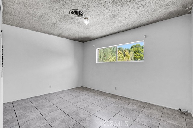 6626 Riverton Avenue photo 21