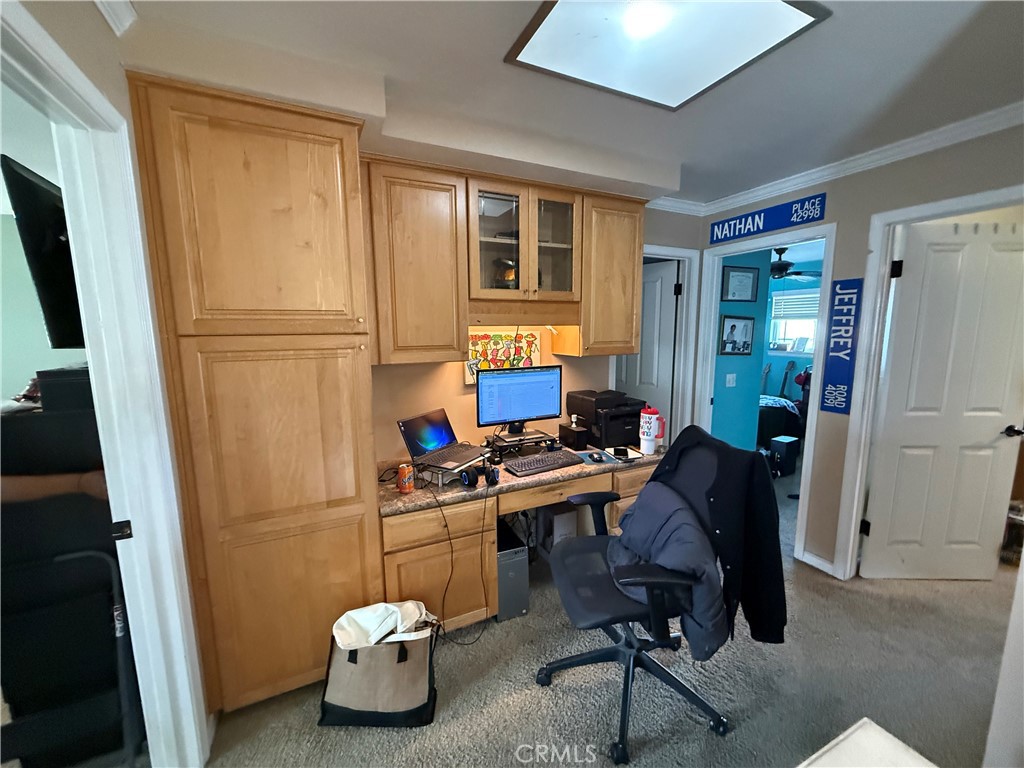 https://media.crmls.org/medias/98906d09-41b4-4f6a-a91f-4bfb3722bfee.jpg?preset=X-Large