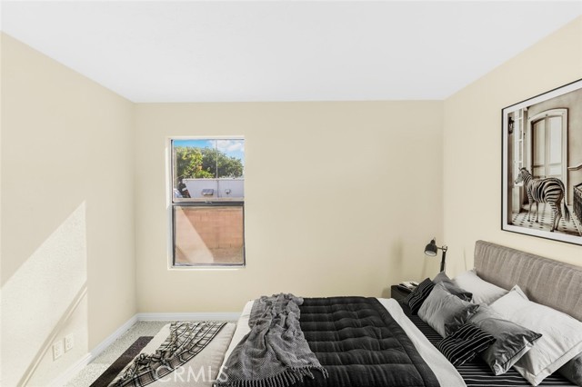 Detail Gallery Image 8 of 15 For 303 W Avenue J9, Lancaster,  CA 93534 - 3 Beds | 1 Baths