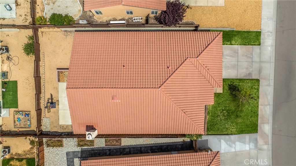 https://media.crmls.org/medias/98912af9-f69f-4fee-93ba-cef46ec720ff.jpg?preset=X-Large