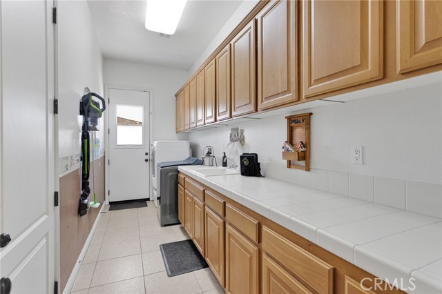 Detail Gallery Image 29 of 75 For 12916 Hyperion Ln, Apple Valley,  CA 92308 - 5 Beds | 3/1 Baths