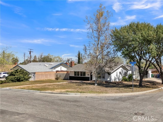 Detail Gallery Image 4 of 23 For 38734 Sage Tree St, Palmdale,  CA 93551 - 3 Beds | 2 Baths