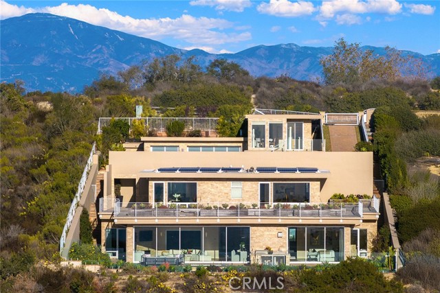 3355 Alta Laguna Boulevard, Laguna Beach CA: https://media.crmls.org/medias/9891be96-0220-40dc-be87-655095c4e939.jpg