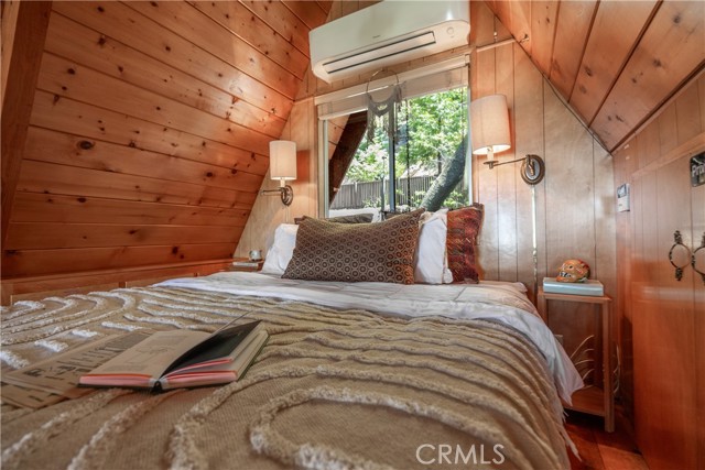 24032 Skyland Drive, Crestline CA: https://media.crmls.org/medias/9892a765-08a3-4373-8591-93feaa49011a.jpg