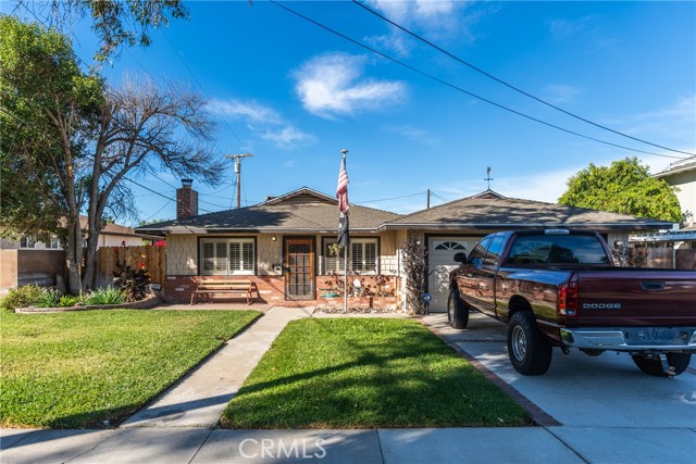 Detail Gallery Image 2 of 36 For 6463 Carlo Dr, Riverside,  CA 92506 - 4 Beds | 2 Baths