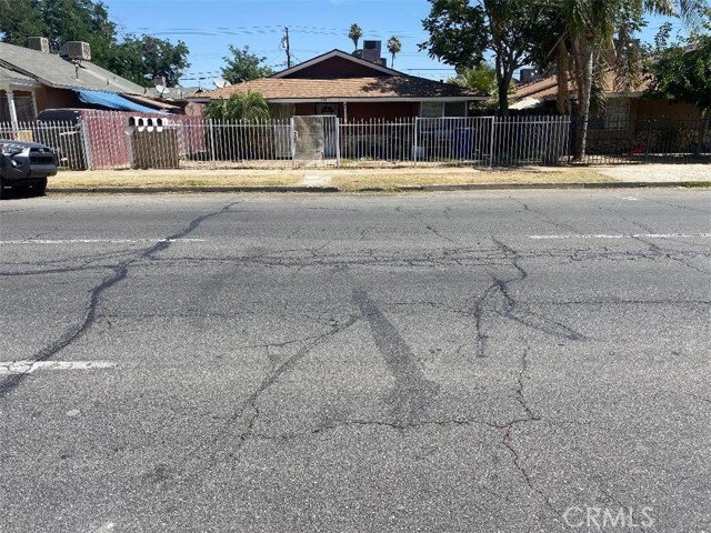 1108 Monterey Street, Bakersfield CA: https://media.crmls.org/medias/98933d7b-6cbc-48a0-bd13-3b59f4911b55.jpg