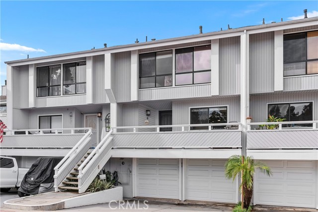 Detail Gallery Image 2 of 43 For 11 Baruna Ct #55,  Newport Beach,  CA 92663 - 3 Beds | 2/1 Baths