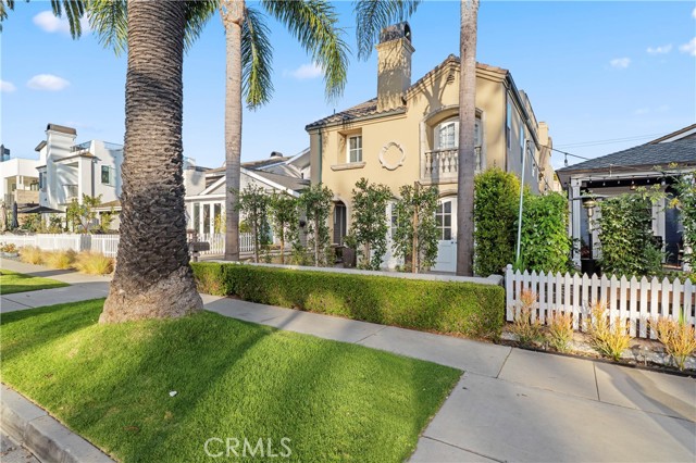 Detail Gallery Image 1 of 24 For 504 Marguerite Ave, Corona Del Mar,  CA 92625 - 3 Beds | 2/1 Baths