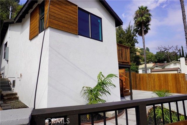 Detail Gallery Image 3 of 55 For 4847 Marmion Way, Los Angeles,  CA 90042 - 3 Beds | 1 Baths