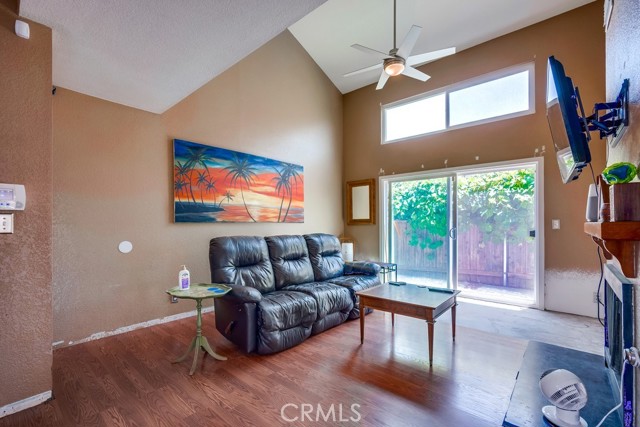 596 Parkview Drive, Lake Elsinore CA: https://media.crmls.org/medias/9895e9a2-627a-4797-a18d-c99a1b78514a.jpg