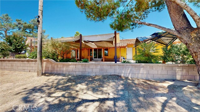 15460 Mandan Road, Apple Valley CA: https://media.crmls.org/medias/98966362-09ab-4ec3-98e1-4e4d09420dab.jpg