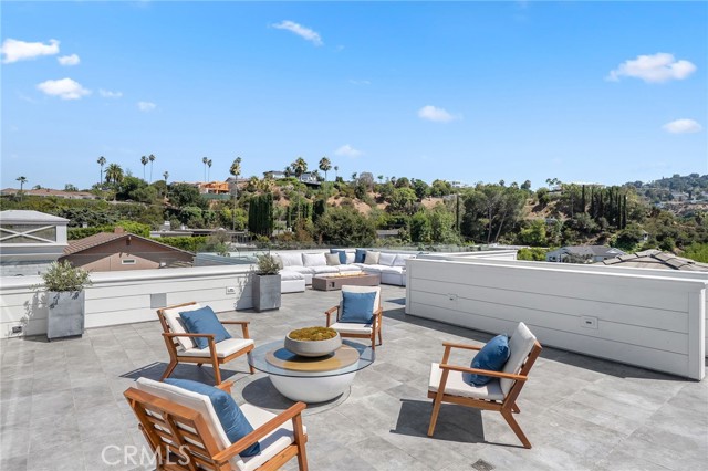 16630 Oldham Place, Encino CA: https://media.crmls.org/medias/98969024-02f4-4e33-9a5f-2dcdd82d09e9.jpg
