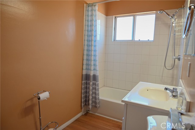 4941 S ANNISTON Avenue, Baldwin Park CA: https://media.crmls.org/medias/98975c89-a3fb-4227-9018-6cd3334c94e7.jpg