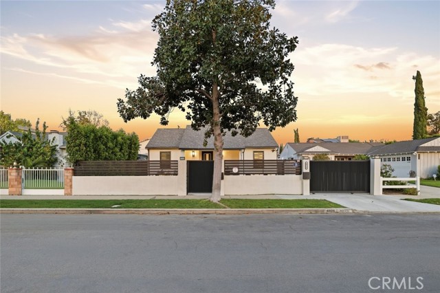 Detail Gallery Image 6 of 64 For 4926 Greenbush Ave, Sherman Oaks,  CA 91423 - – Beds | – Baths