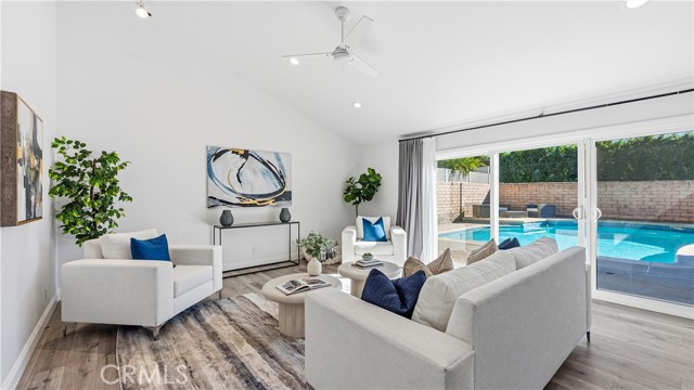 Detail Gallery Image 22 of 53 For 2430 Greensward St, Simi Valley,  CA 93065 - 4 Beds | 2 Baths