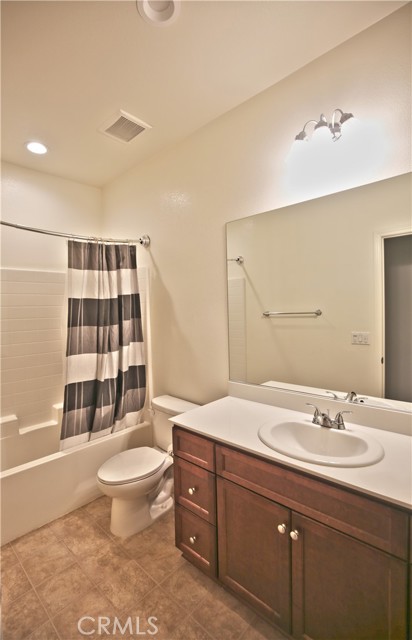 Detail Gallery Image 17 of 22 For 2863 Cedar Ln, Pomona,  CA 91767 - 3 Beds | 2/2 Baths