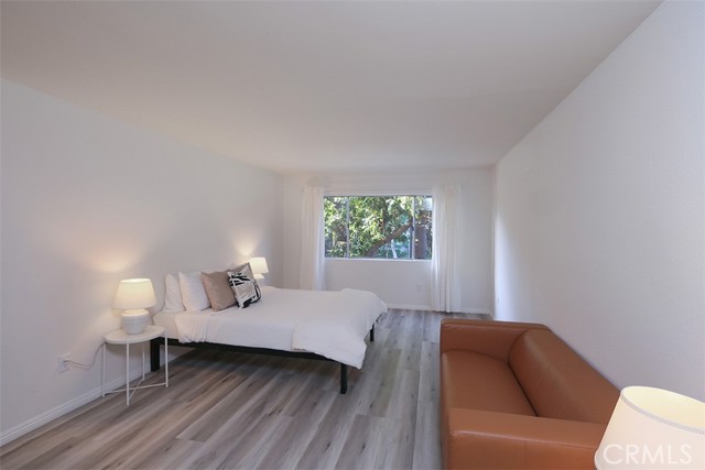 382 E California Boulevard, Pasadena CA: https://media.crmls.org/medias/9898a8b4-2a66-4209-8c67-4d4156841c4d.jpg