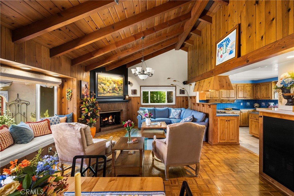 9898c31d 12ab 4124 B065 7a05e9241c90